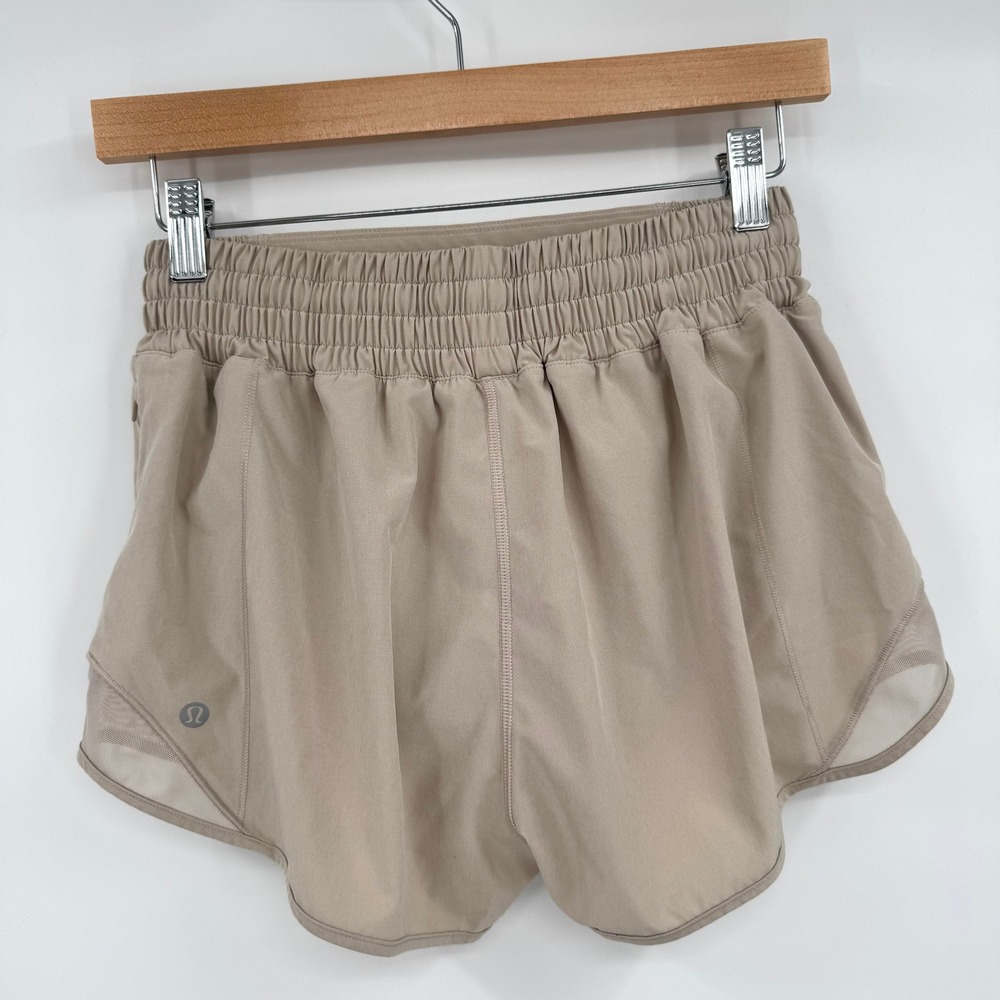 Lululemon Hotty Hot High-Rise Lined Shorts 2.5" Tan Beige Athletic Womens 6 - Picture 3 of 9